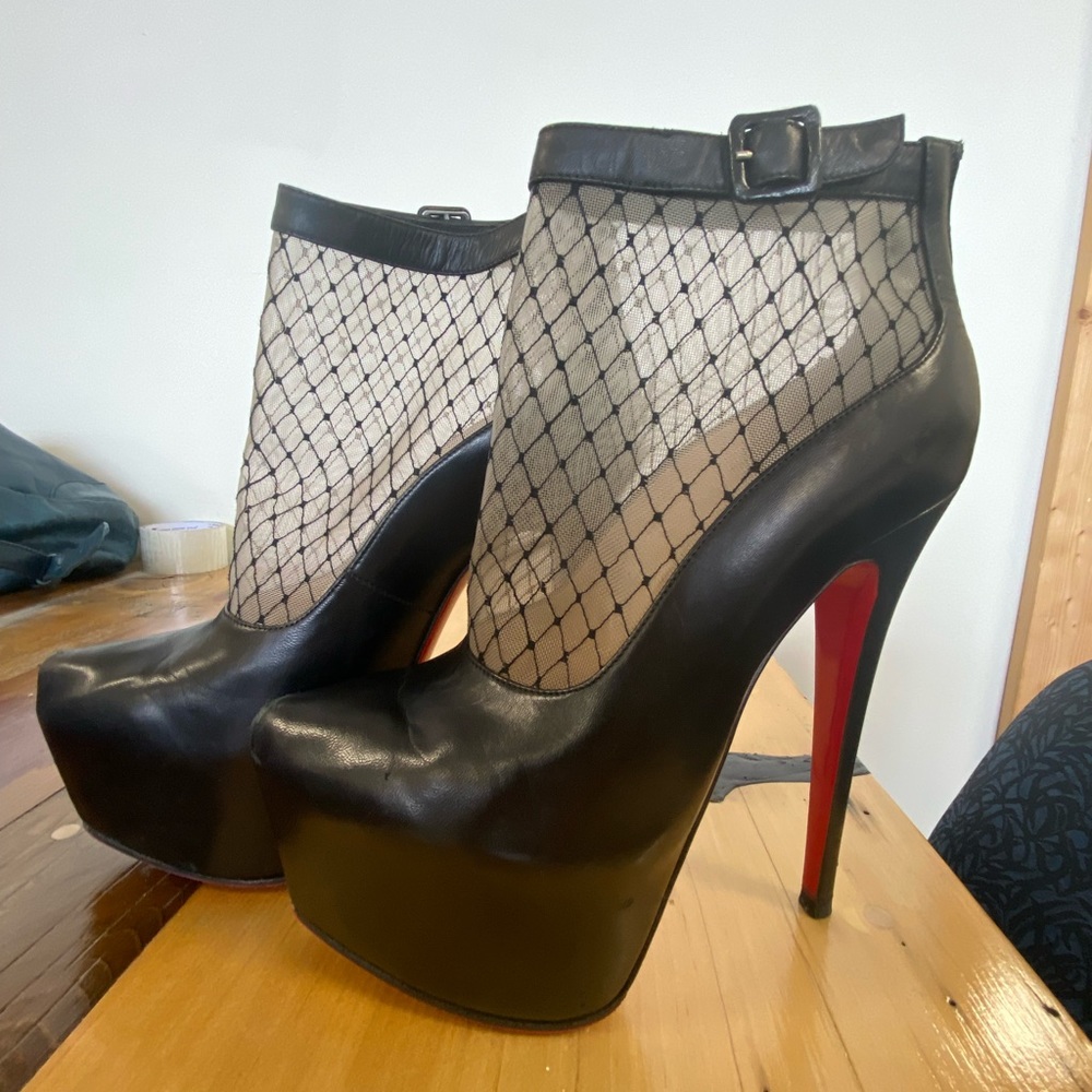 Chriatain Louboutin sexy boot